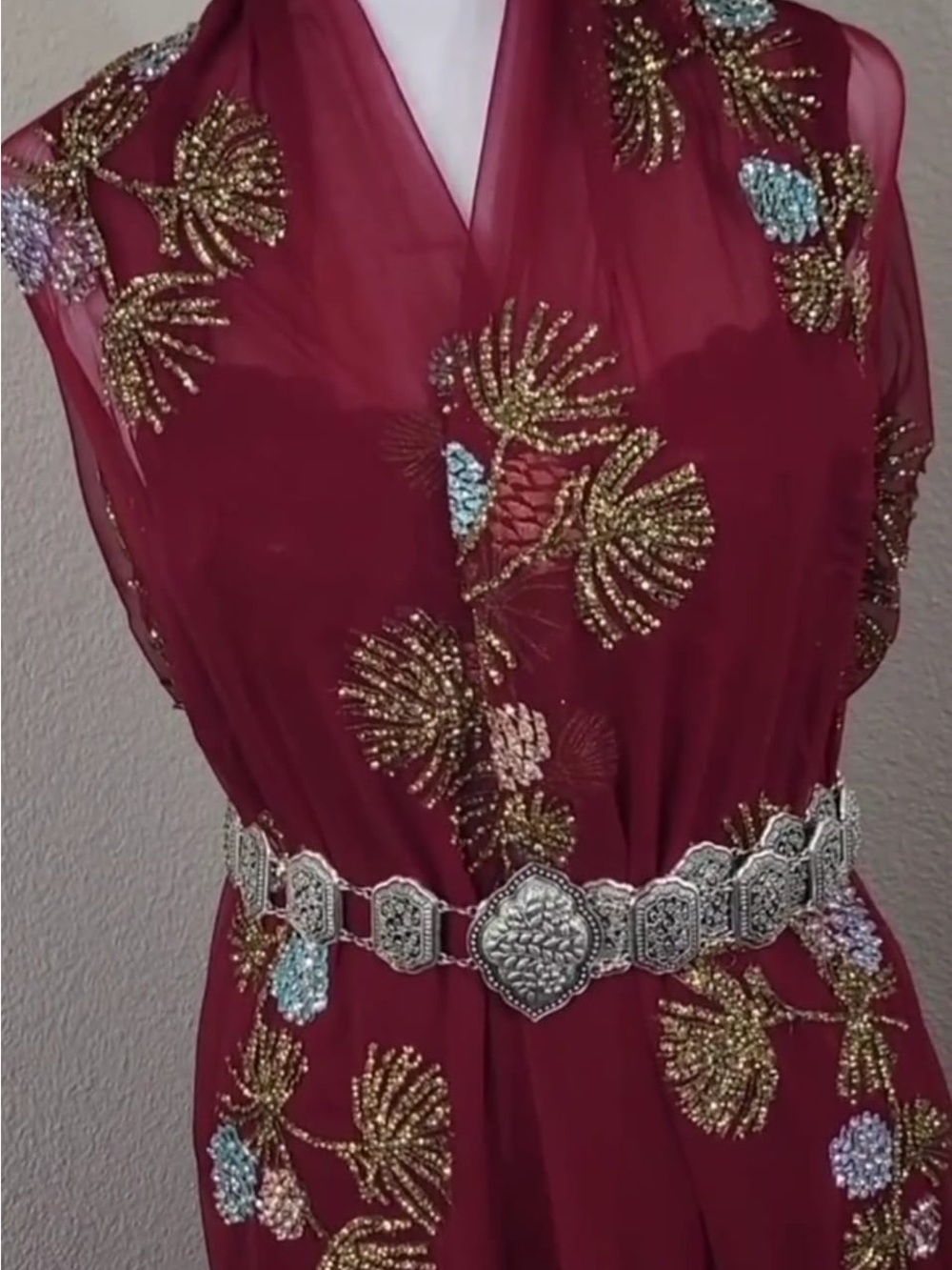 Yemeni dir3 Embellished fabric, unstitched with under slip. Belt not included